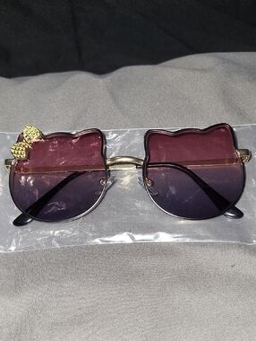 Gold Frame Pink Gradient Cat-Ear Sunglasses with Bow Accent